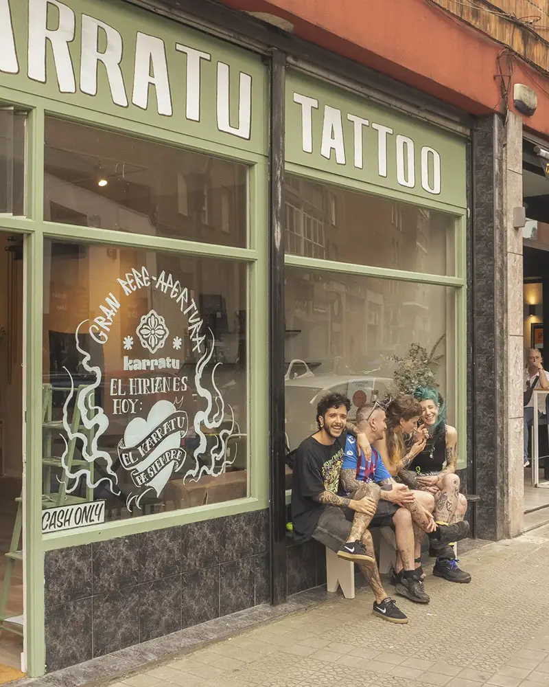 Colectivo de artistas tatuadores en Bilbao Karratu Tattoo
