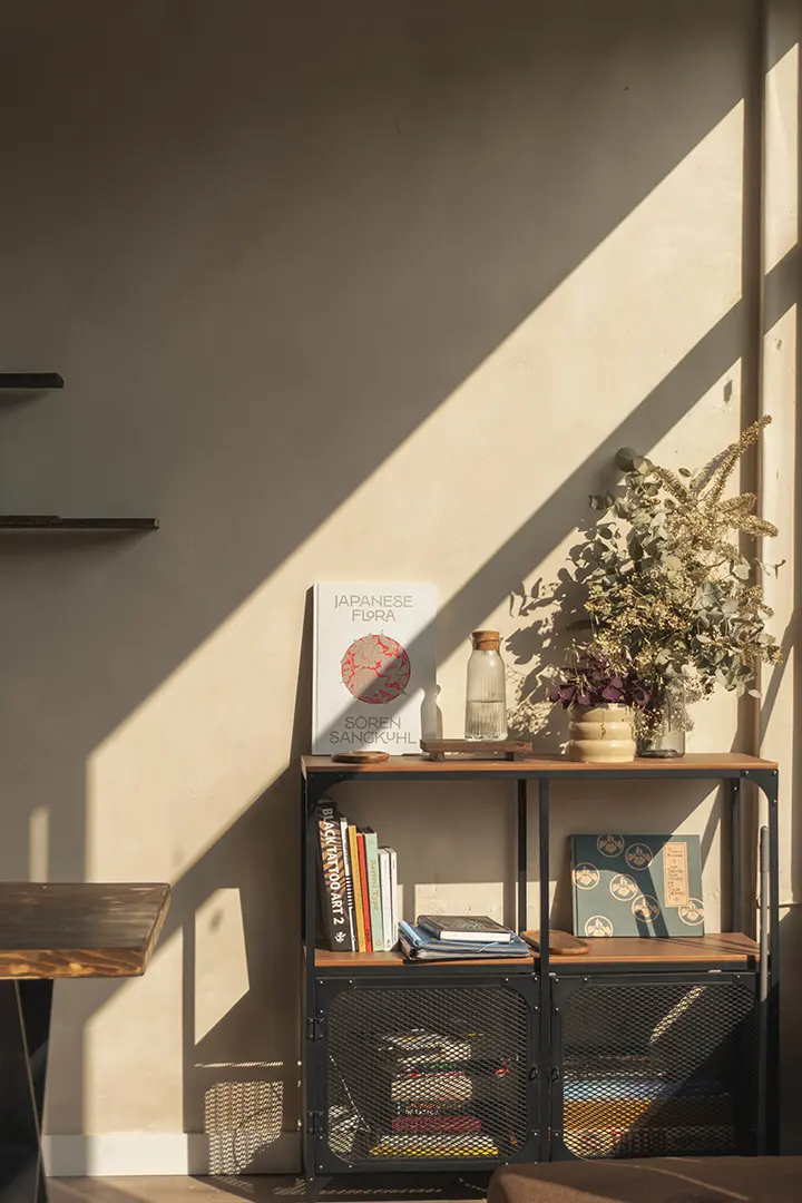 Interior del estudio de tatuajes Karratu en Bilbao