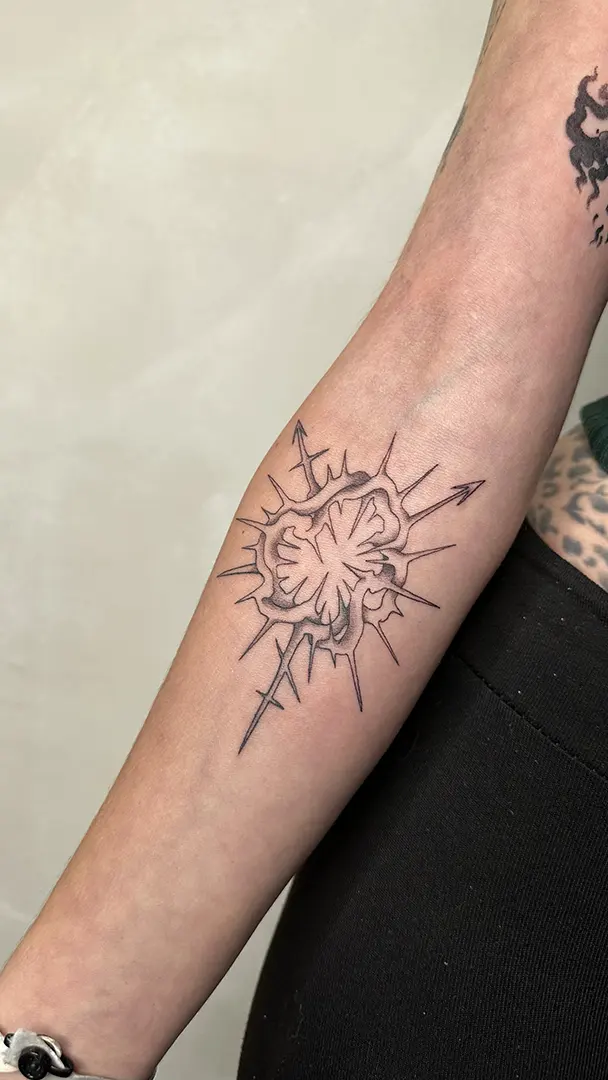 Tattoo línea fina flores Bilbao